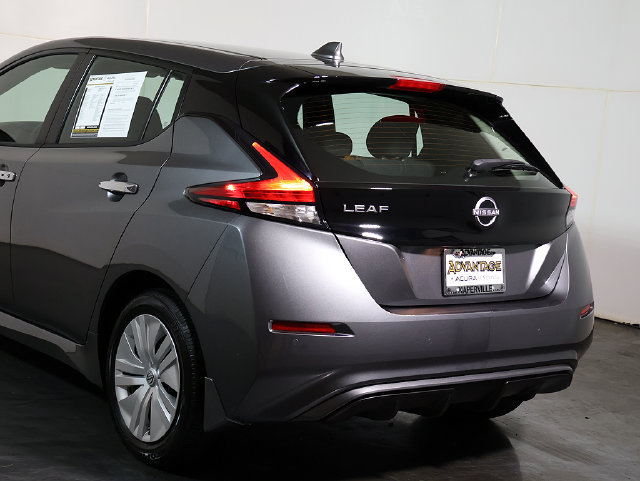 Used 2025 Nissan Leaf S FWD image 11