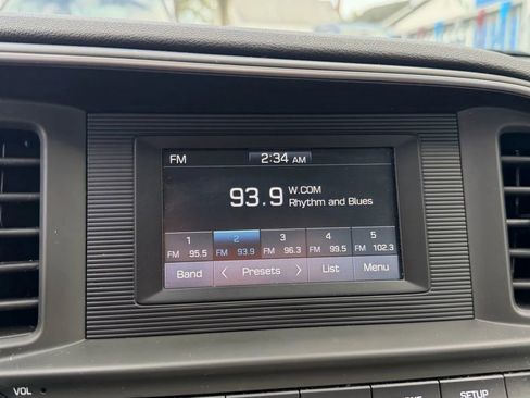 Used 2020 Hyundai Elantra SE FWD image 19