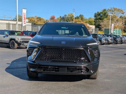 New 2026 Buick Enclave Sport Touring w/ Power Package image 2