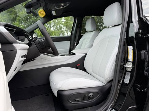 New 2026 Jeep Cherokee Laredo AWD/4WD image 16