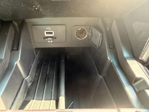 Used 2016 Ford Explorer XLT w/ Equipment Group 202A AWD/4WD image 21