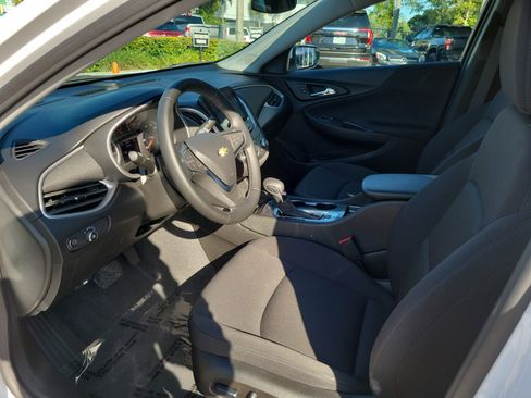 Used 2024 Chevrolet Malibu RS image 9