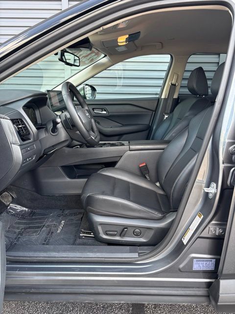 Used 2026 Nissan Rogue SL AWD/4WD image 5