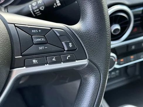 Used 2025 Nissan Sentra SV FWD image 34