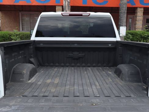 Used 2022 Chevrolet Silverado 2500 Custom w/ Custom Value Package image 8