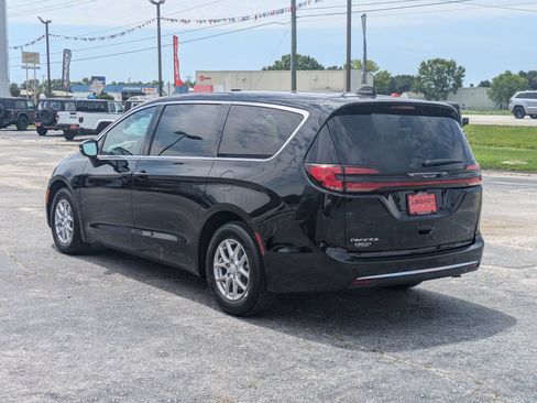New 2027 Chrysler Pacifica Select FWD image 5