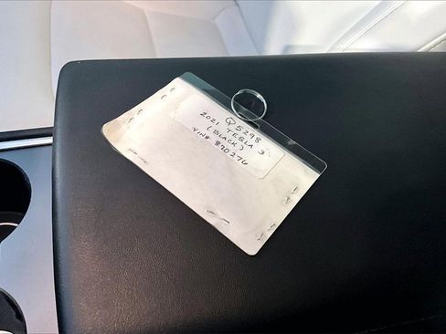 Used 2021 Tesla Model 3 Performance image 11