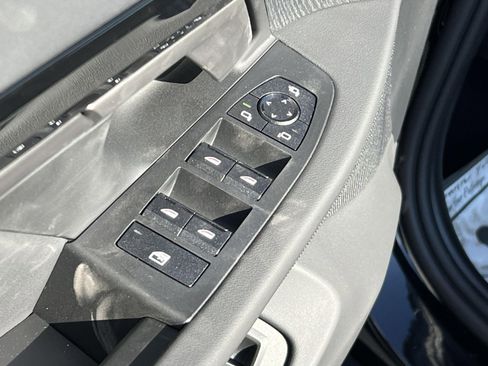 New 2025 BMW 530i xDrive w/ Premium Package image 12