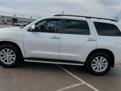 Used 2016 Toyota Sequoia Platinum image 5