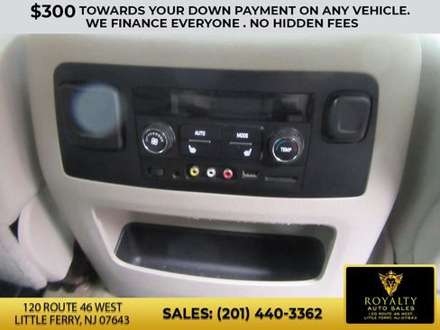 Used 2015 GMC Yukon XL Denali w/ Premium Package image 15
