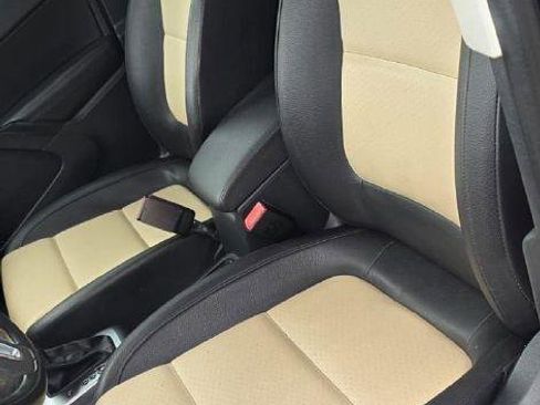 Used 2017 Volkswagen Tiguan S image 13