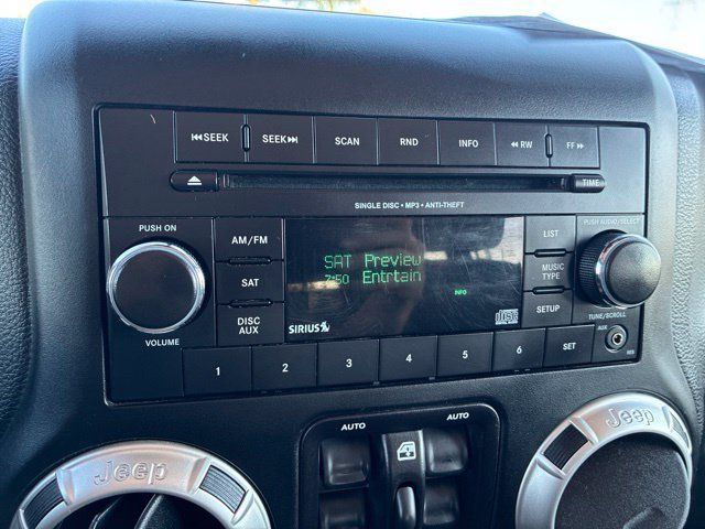 Used 2018 Jeep Wrangler Unlimited Rubicon AWD/4WD image 32