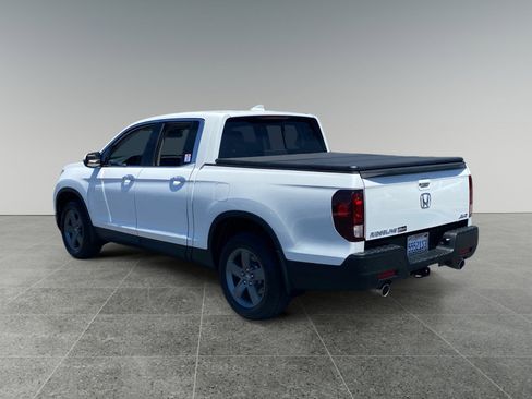 Used 2023 Honda Ridgeline RTL-E image 3