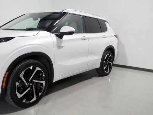 Used 2025 Mitsubishi Outlander SEL image 59