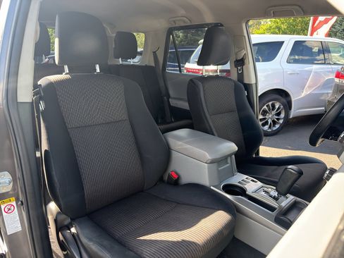 Used 2013 Toyota 4Runner SR5 AWD/4WD image 18