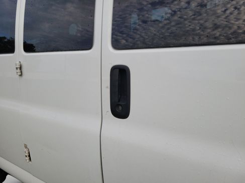Used 2018 Chevrolet Express 3500 LT w/ LT Preferred Equipment Group RWD image 20
