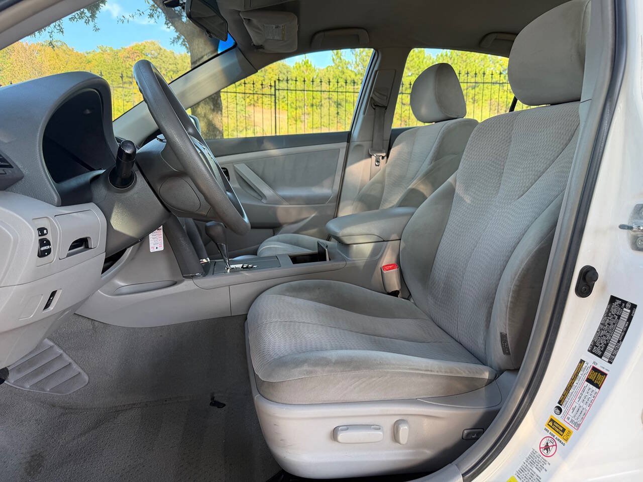 Used 2010 Toyota Camry LE FWD image 16