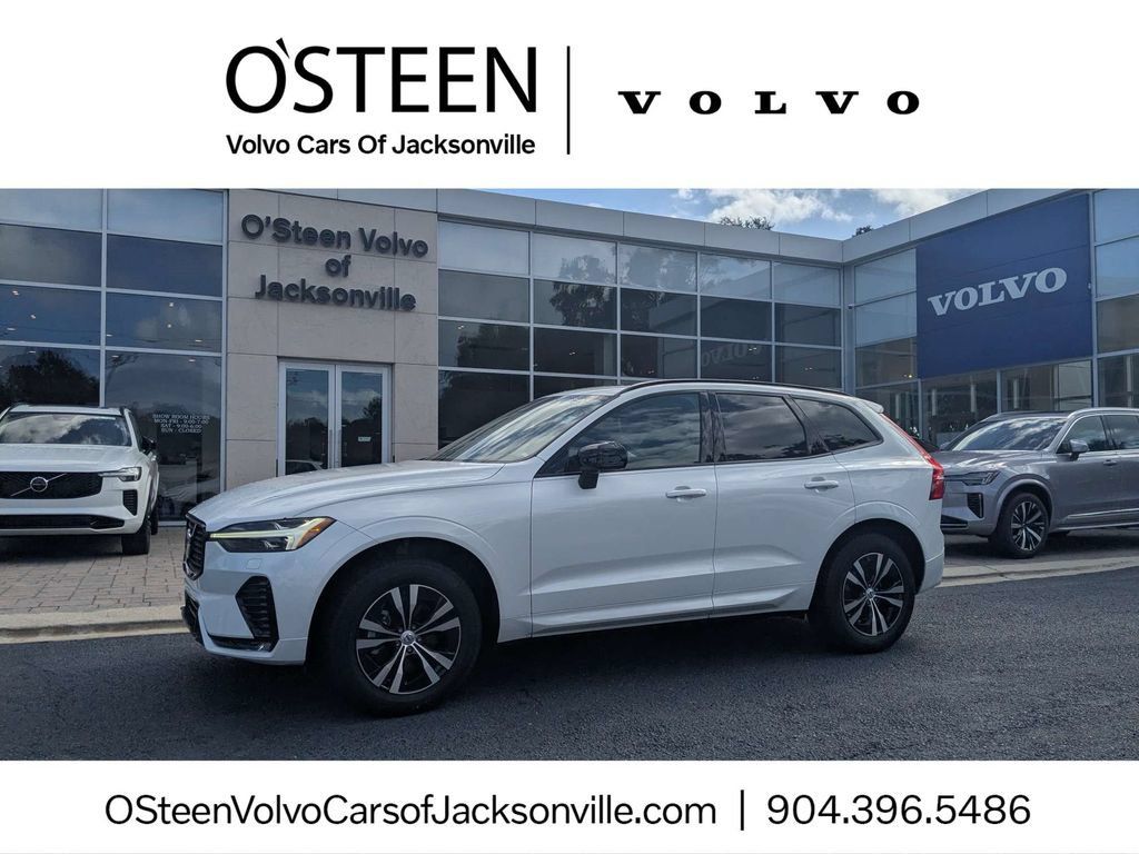 Used 2024 Volvo XC60 B5 Core AWD/4WD image 1