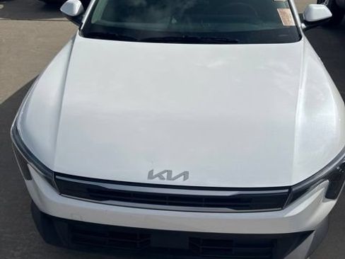 Certified 2025 Kia K4 FWD image 9