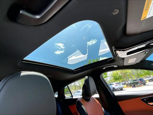 Used 2024 Mercedes-Benz GLC 300 4MATIC image 14