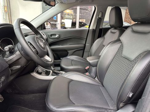 Used 2019 Jeep Compass Latitude image 16