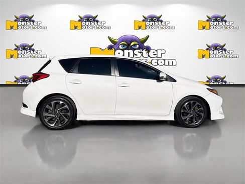 Used 2017 Toyota Corolla iM w/ Carpet Mat Package image 4