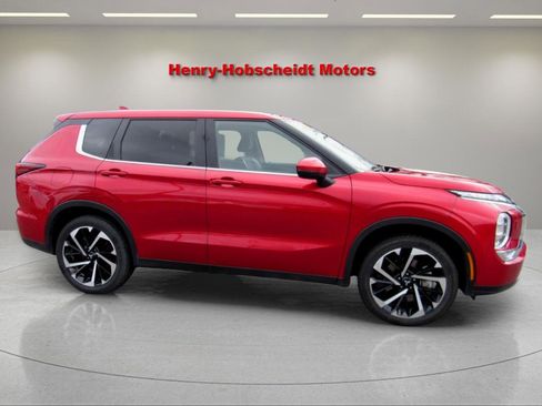 Used 2024 Mitsubishi Outlander AWD image 9