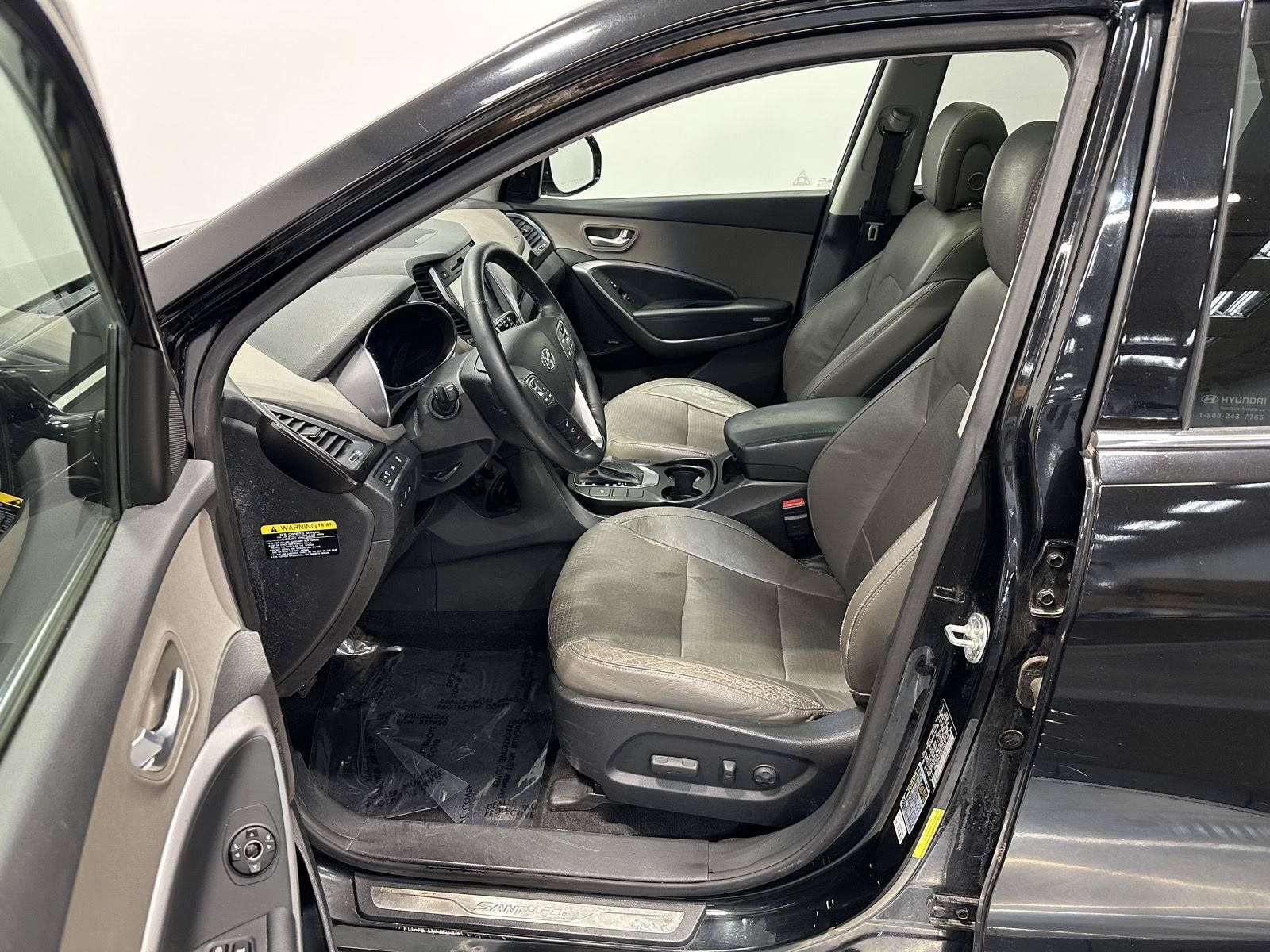 Used 2013 Hyundai Santa Fe Limited w/ Technology Pkg AWD/4WD image 11