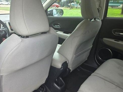 Used 2019 Honda HR-V EX image 12