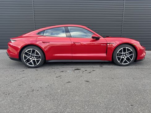 New 2026 Porsche Taycan image 6