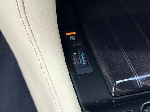 Certified 2023 Lexus GX 460 Premium w/ Accessory Package image 8