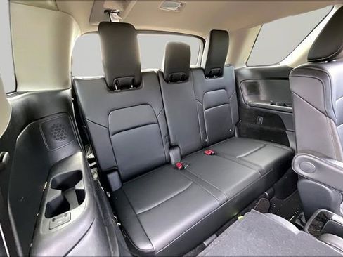 Used 2025 Nissan Pathfinder SL w/ SL Premium Package FWD image 18
