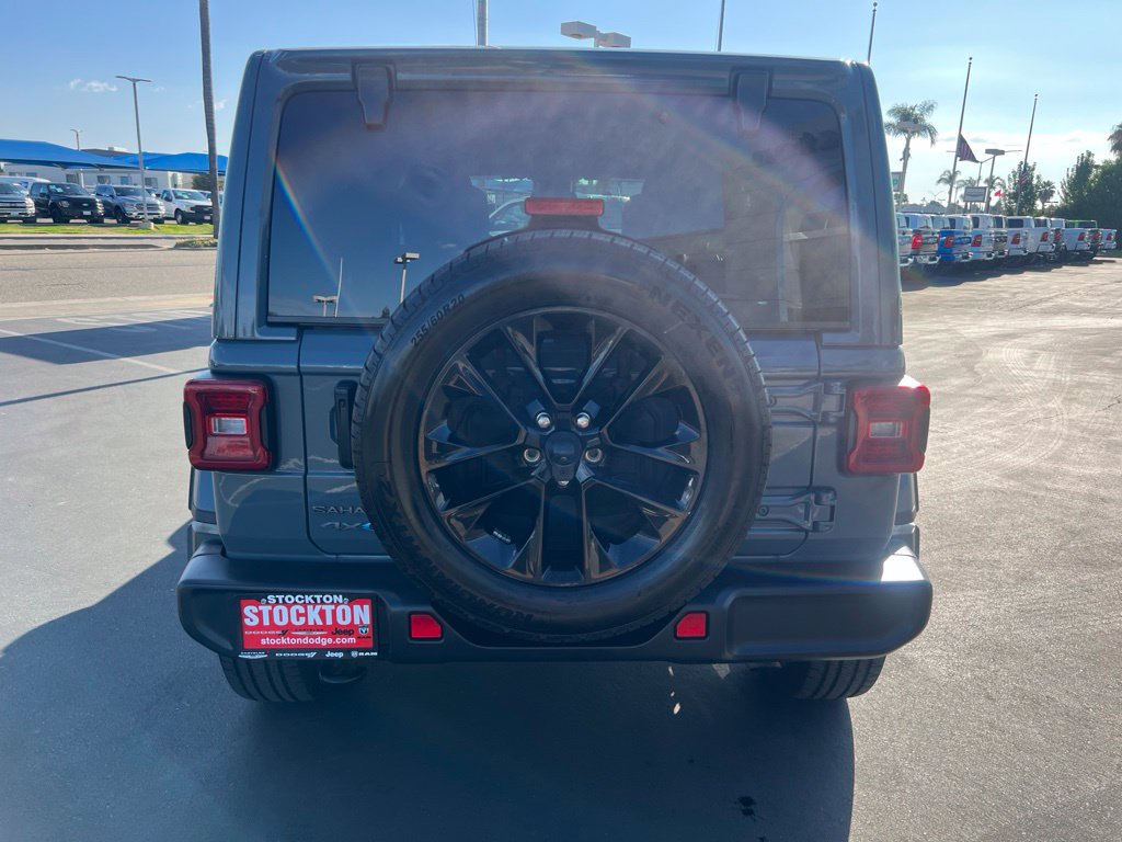 Used 2025 Jeep Wrangler Unlimited Sahara AWD/4WD image 10