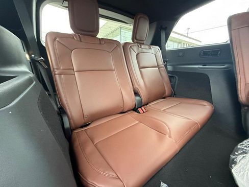 New 2026 Lincoln Aviator Reserve w/ Luxury Package image 5