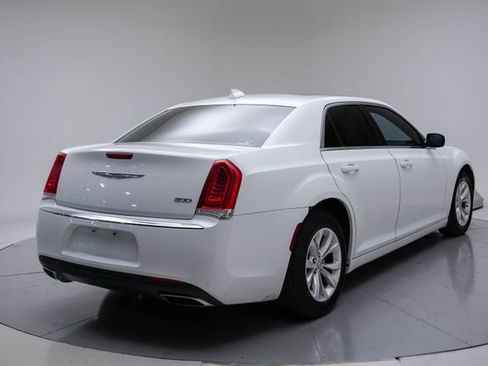 Used 2016 Chrysler 300 Limited RWD image 12