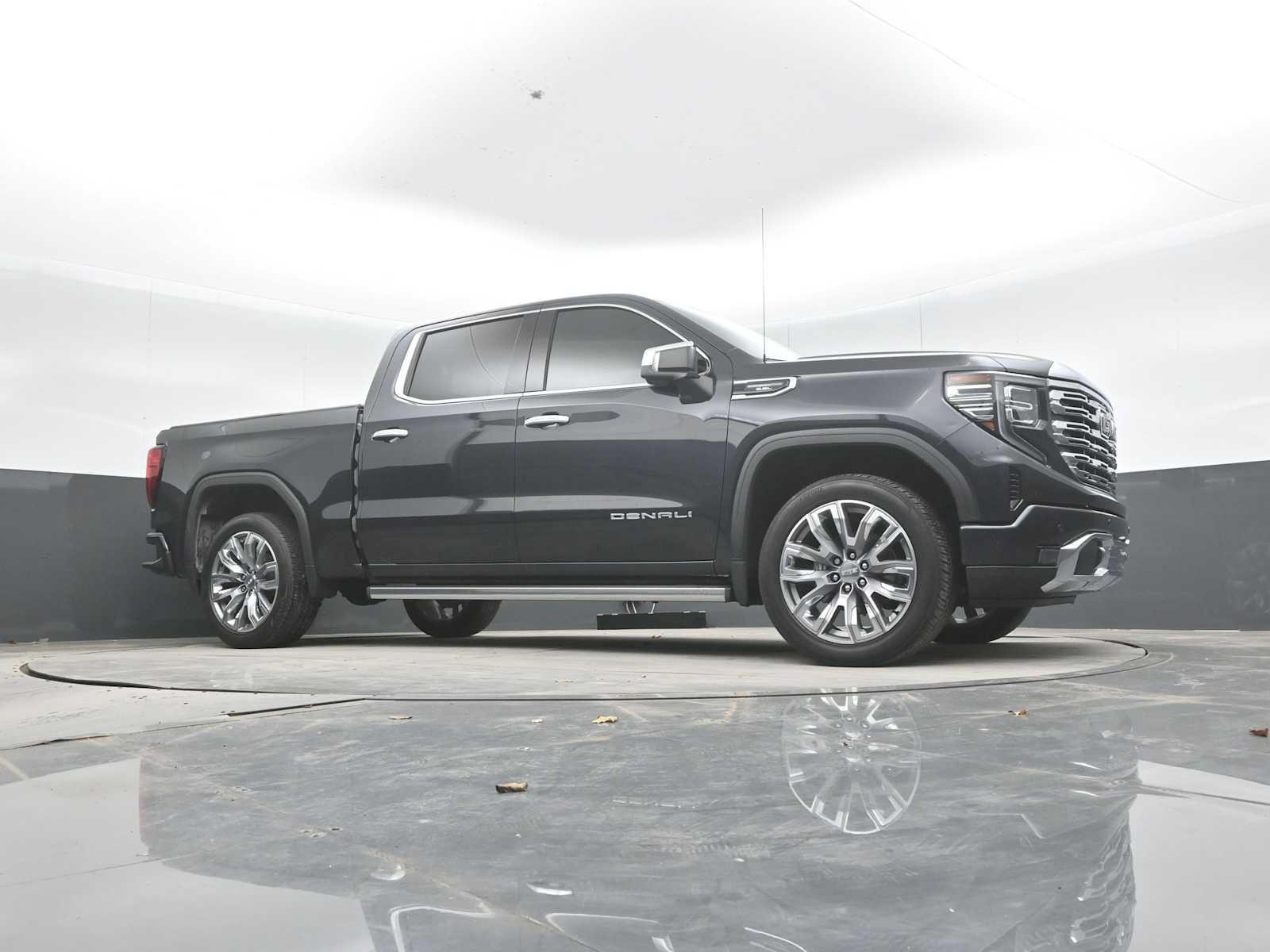 Used 2023 GMC Sierra 1500 Denali w/ Denali Reserve Package AWD/4WD image 28