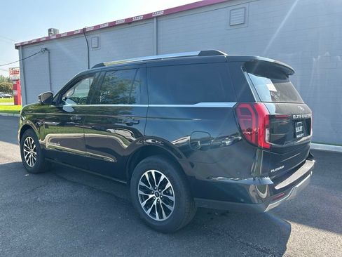 Used 2025 Ford Expedition Platinum AWD/4WD image 7