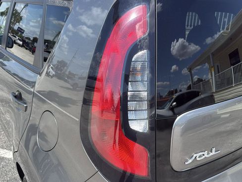 Used 2018 Kia Soul w/ Convenience Package FWD image 47