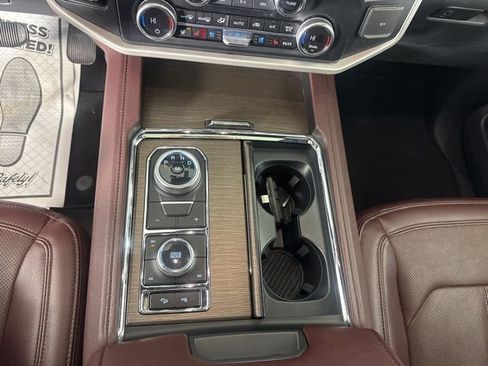 Used 2024 Ford Expedition Limited image 38