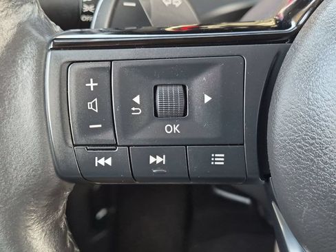 Used 2021 Nissan Rogue Platinum FWD image 20