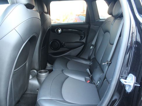 Used 2017 MINI Cooper S image 24