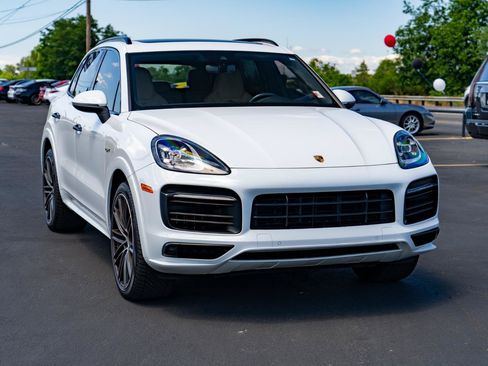 Used 2019 Porsche Cayenne E-Hybrid AWD/4WD image 2
