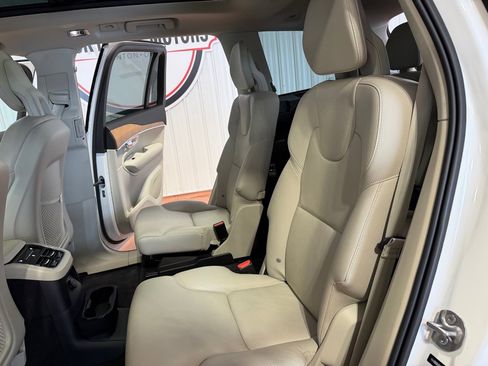Used 2022 Volvo XC90 T8 Inscription Expression image 17