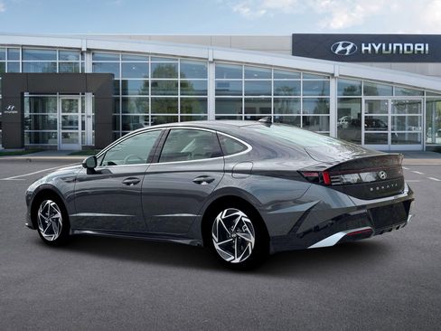 New 2026 Hyundai Sonata SEL FWD image 4