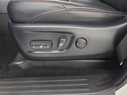 Used 2023 Toyota 4Runner Limited image 18