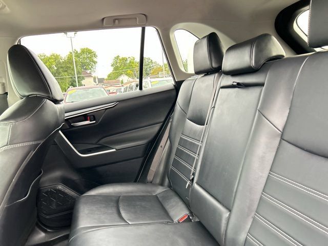 Used 2019 Toyota RAV4 XLE Premium w/ Cold Weather Package AWD/4WD image 19