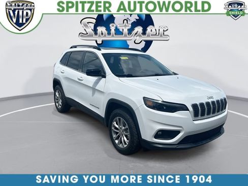 Used 2022 Jeep Cherokee Latitude Lux w/ Sun & Sound Group AWD/4WD image 2