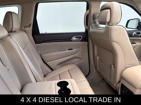Used 2018 Jeep Grand Cherokee Overland AWD/4WD image 14