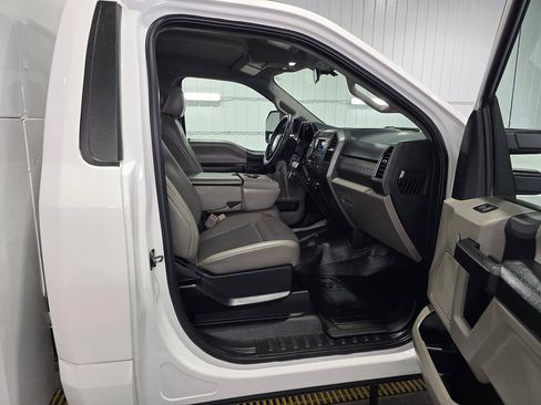 Used 2019 Ford F550 4x4 Regular Cab Super Duty image 8