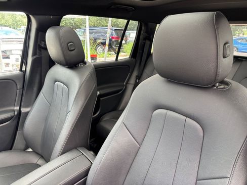 Used 2025 Mercedes-Benz GLB 250 image 38
